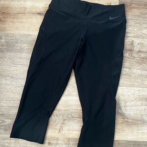 Nike Black Athletic Capri Leggings